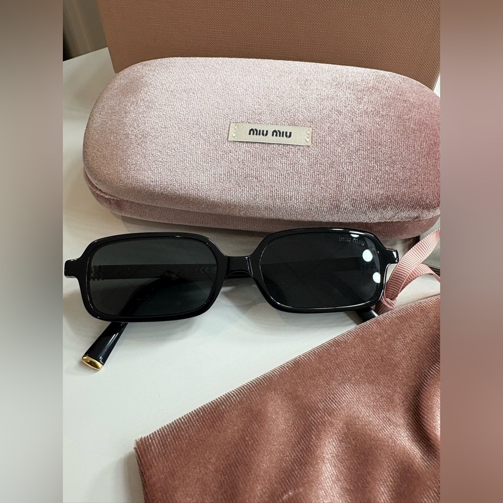 AUTHENTIC Miu Miu Sunglasses Rectangle frame - Picture 5 of 9